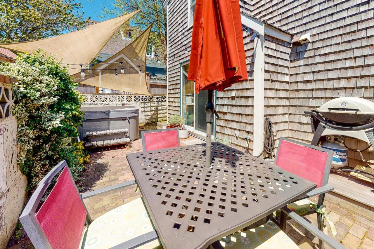 Appartement Toast Of P-Town à Provincetown Extérieur photo